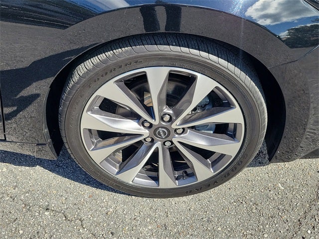 2023 Nissan Maxima Platinum