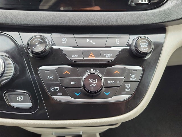 2018 Chrysler Pacifica Touring Plus