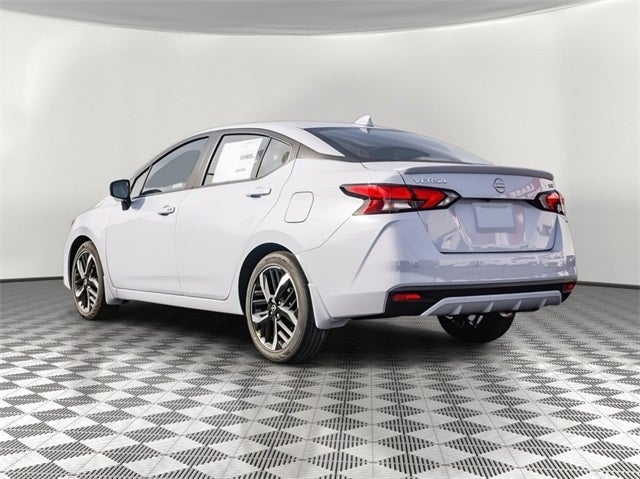 2025 Nissan Versa SR