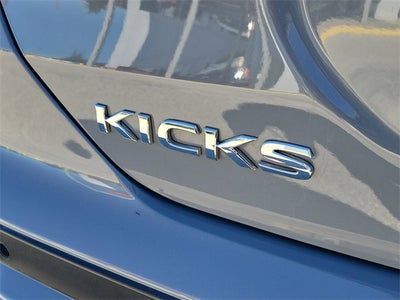 2023 Nissan Kicks SR
