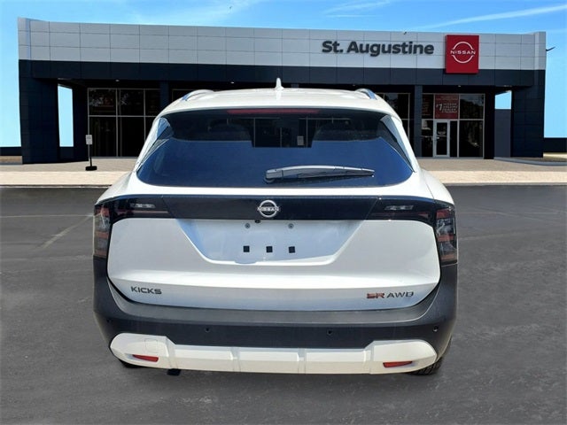 2025 Nissan Kicks SR