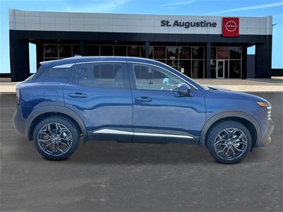 2025 Nissan Kicks SR