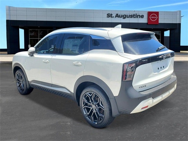 2025 Nissan Kicks SR