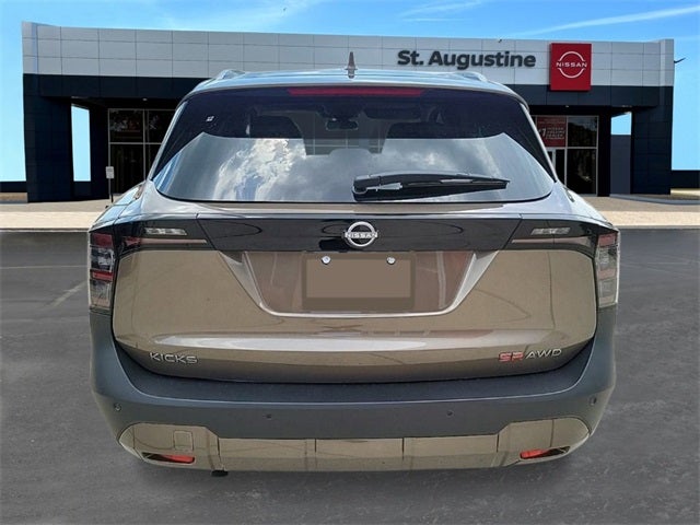 2025 Nissan Kicks SR