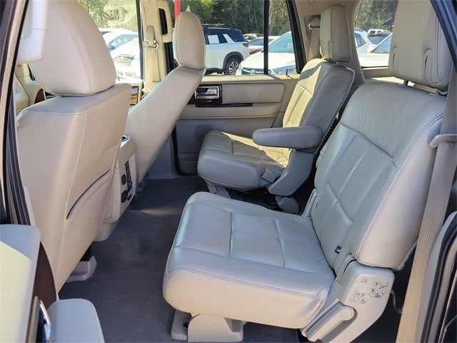 2014 Lincoln Navigator L Base