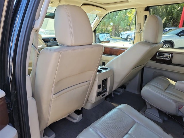 2014 Lincoln Navigator L Base