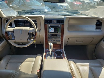 2014 Lincoln Navigator L Base