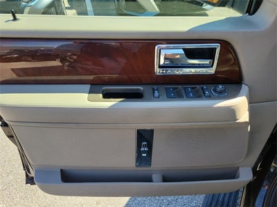2014 Lincoln Navigator L Base