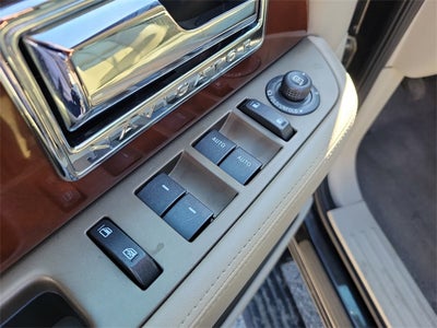 2014 Lincoln Navigator L Base