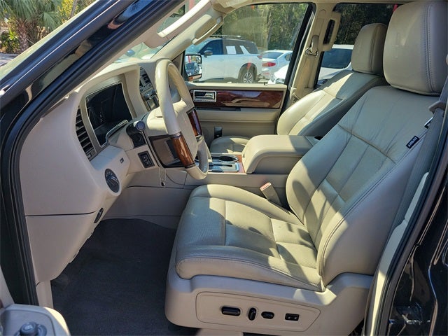 2014 Lincoln Navigator L Base