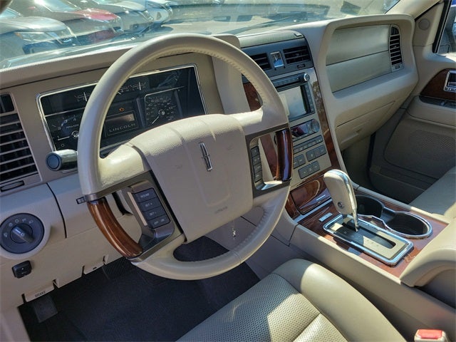 2014 Lincoln Navigator L Base