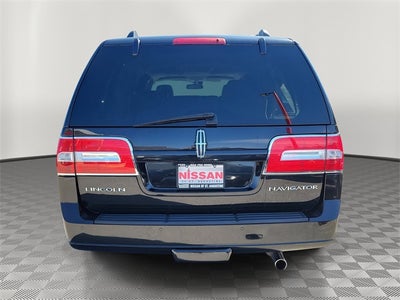 2014 Lincoln Navigator L Base