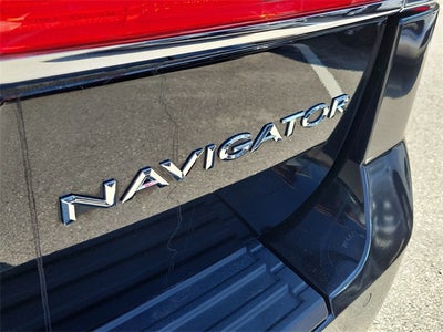 2014 Lincoln Navigator L Base