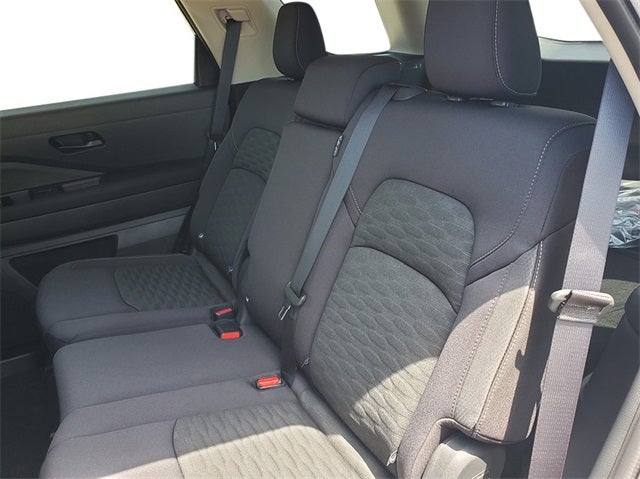 2025 Nissan Pathfinder S