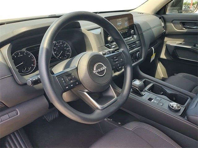 2025 Nissan Pathfinder S