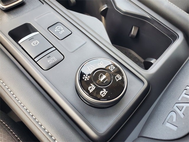 2025 Nissan Pathfinder S