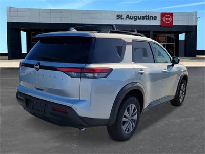 2025 Nissan Pathfinder SV