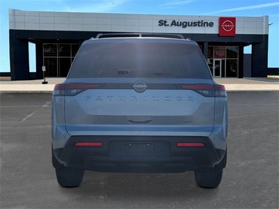 2025 Nissan Pathfinder SV