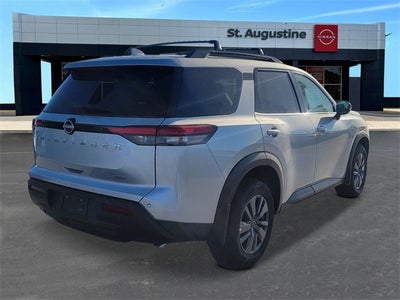2025 Nissan Pathfinder SV
