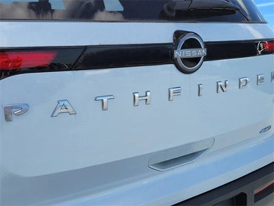 2025 Nissan Pathfinder SV