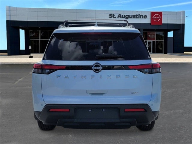 2025 Nissan Pathfinder SV