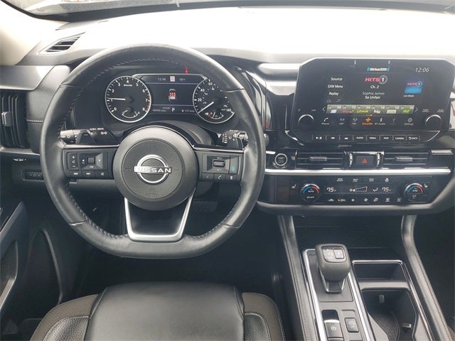 2022 Nissan Pathfinder SL