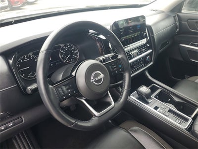 2022 Nissan Pathfinder SL