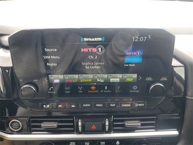 2022 Nissan Pathfinder SL