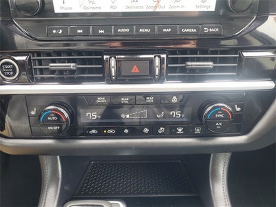 2022 Nissan Pathfinder SL