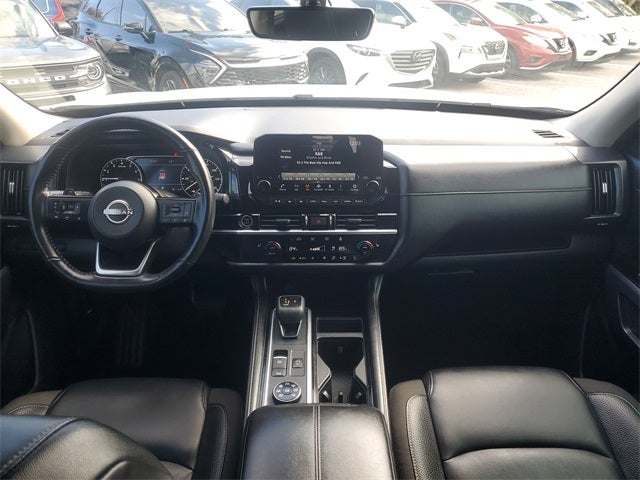 2023 Nissan Pathfinder SL