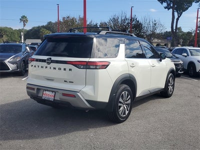 2023 Nissan Pathfinder SL