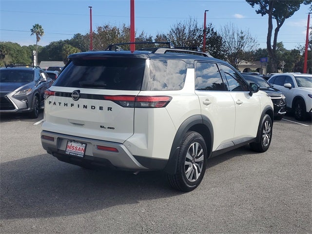 2023 Nissan Pathfinder SL