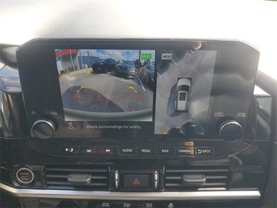 2023 Nissan Pathfinder SL