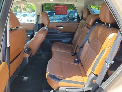 2023 Nissan Pathfinder Platinum
