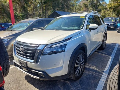 2022 Nissan Pathfinder Platinum