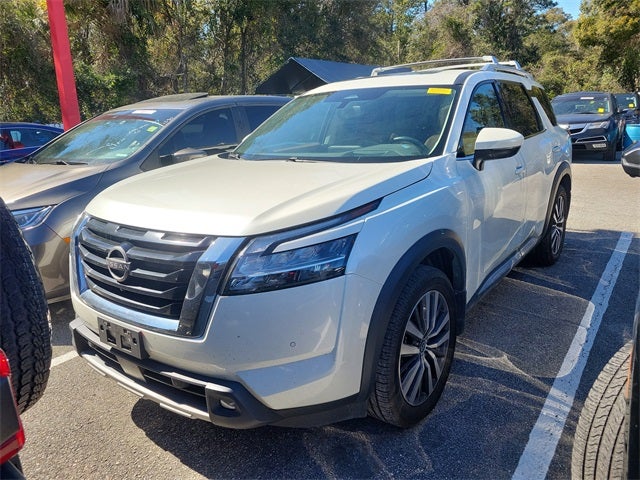 2022 Nissan Pathfinder Platinum