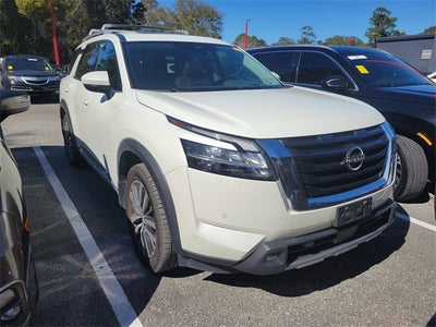 2022 Nissan Pathfinder Platinum