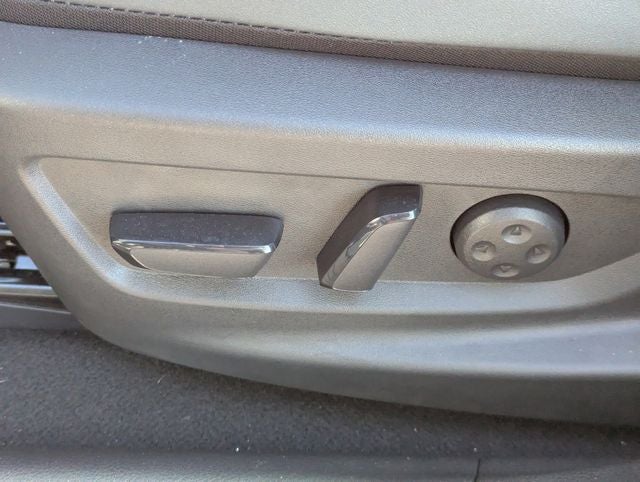 2026 Nissan LEAF Platinum+