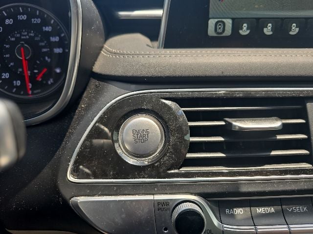 2021 Genesis G70 2.0T