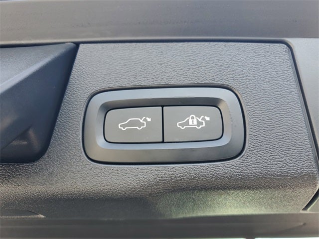 2020 Volvo XC60 T5 Momentum