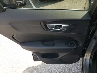 2020 Volvo XC60 T5 Momentum