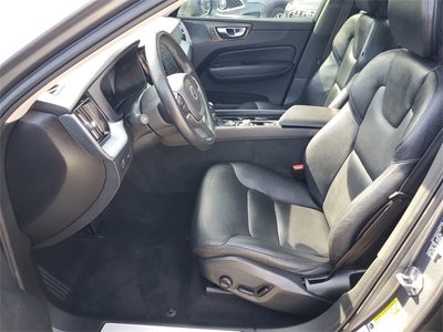 2020 Volvo XC60 T5 Momentum