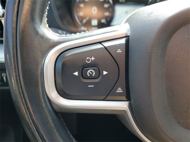 2020 Volvo XC60 T5 Momentum