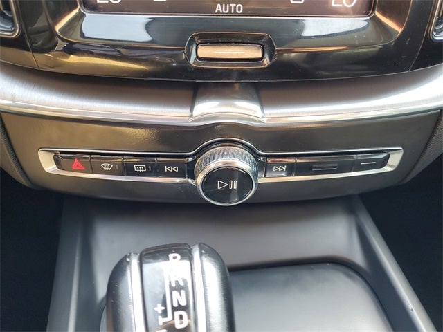 2020 Volvo XC60 T5 Momentum