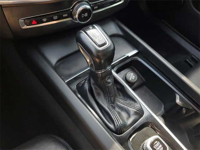 2020 Volvo XC60 T5 Momentum