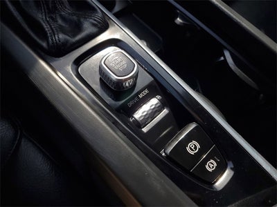 2020 Volvo XC60 T5 Momentum